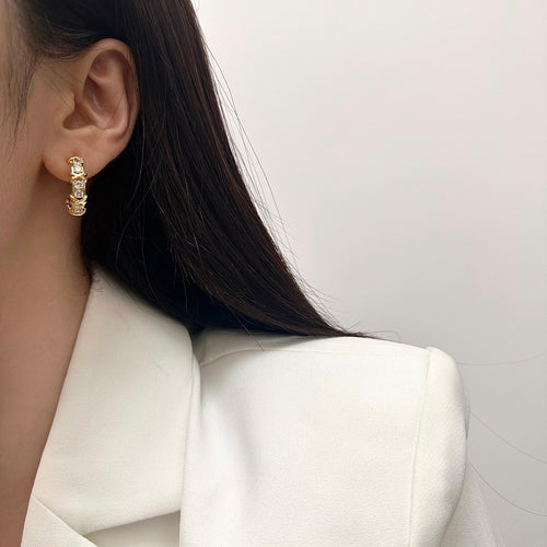 Gold Ribbed Earrings