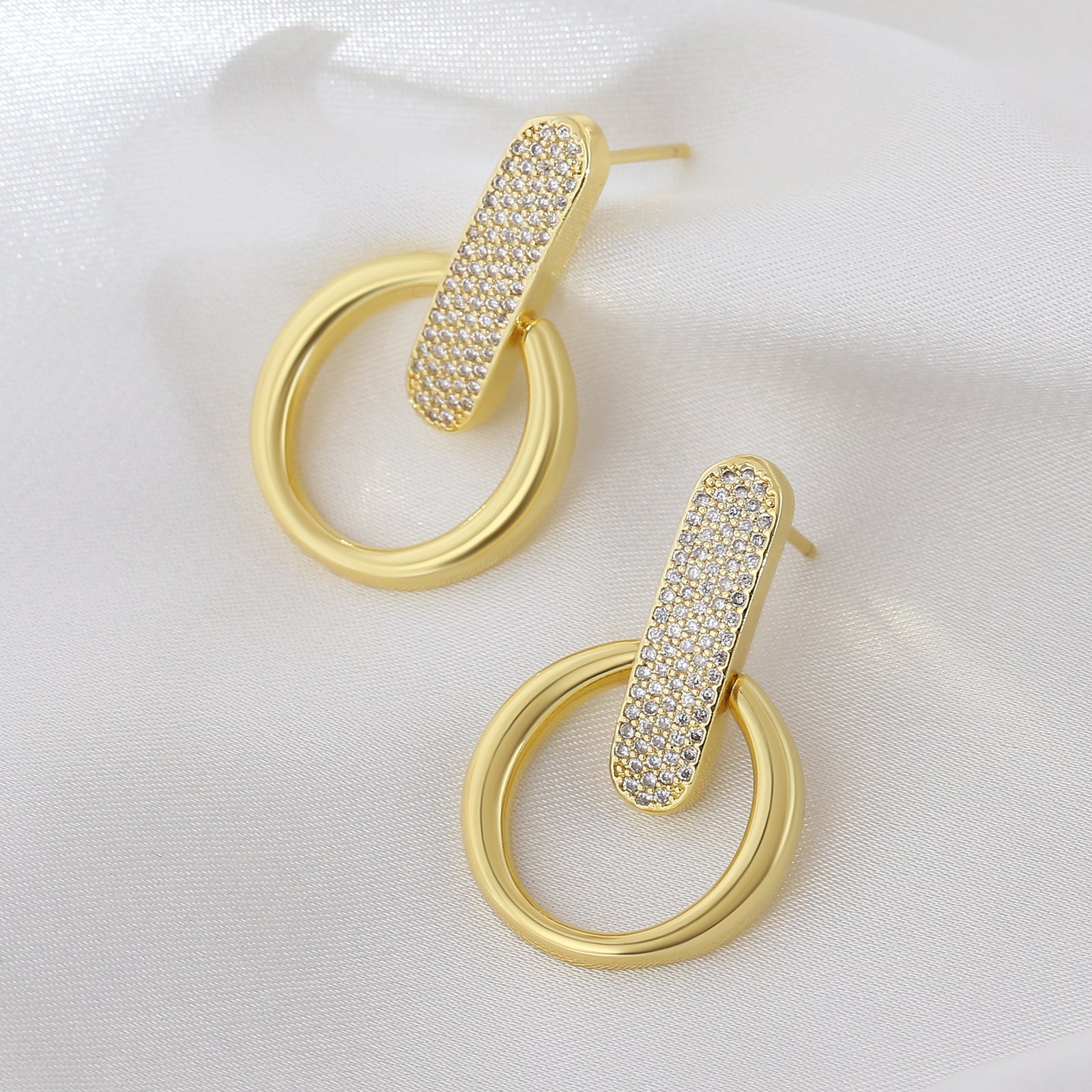 Circle earrings